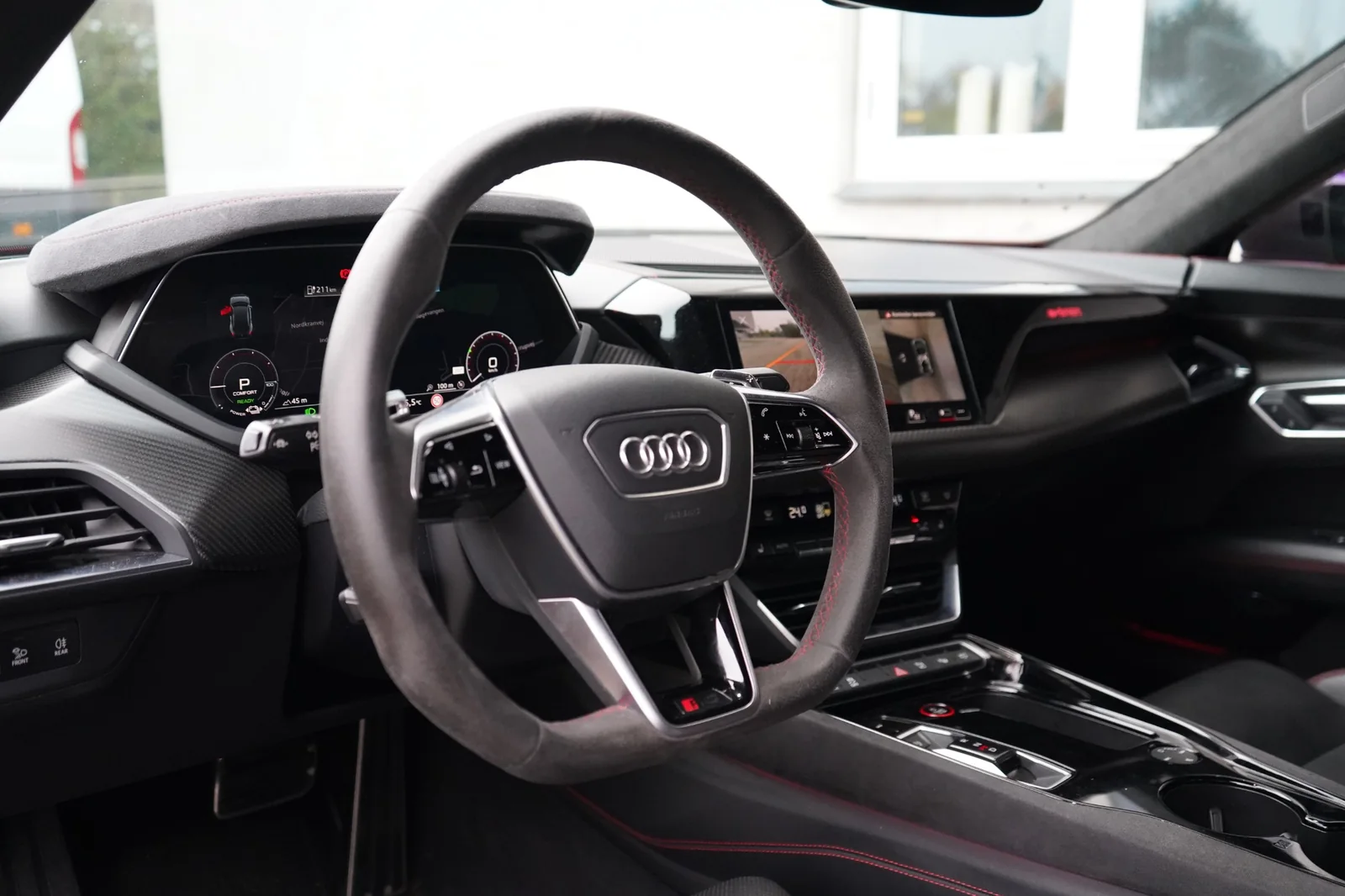 Audi RS e-tron GT quattro 4d · 11