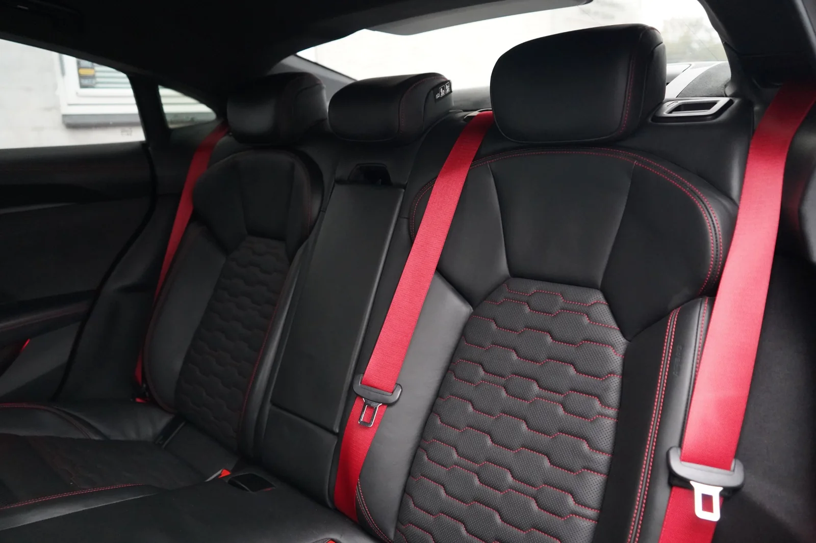Audi RS e-tron GT quattro 4d · 13