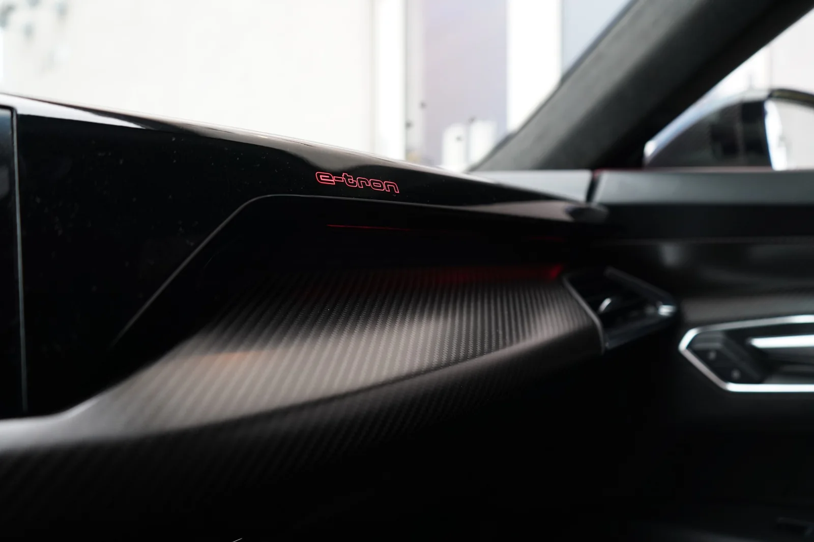 Audi RS e-tron GT quattro 4d · 14