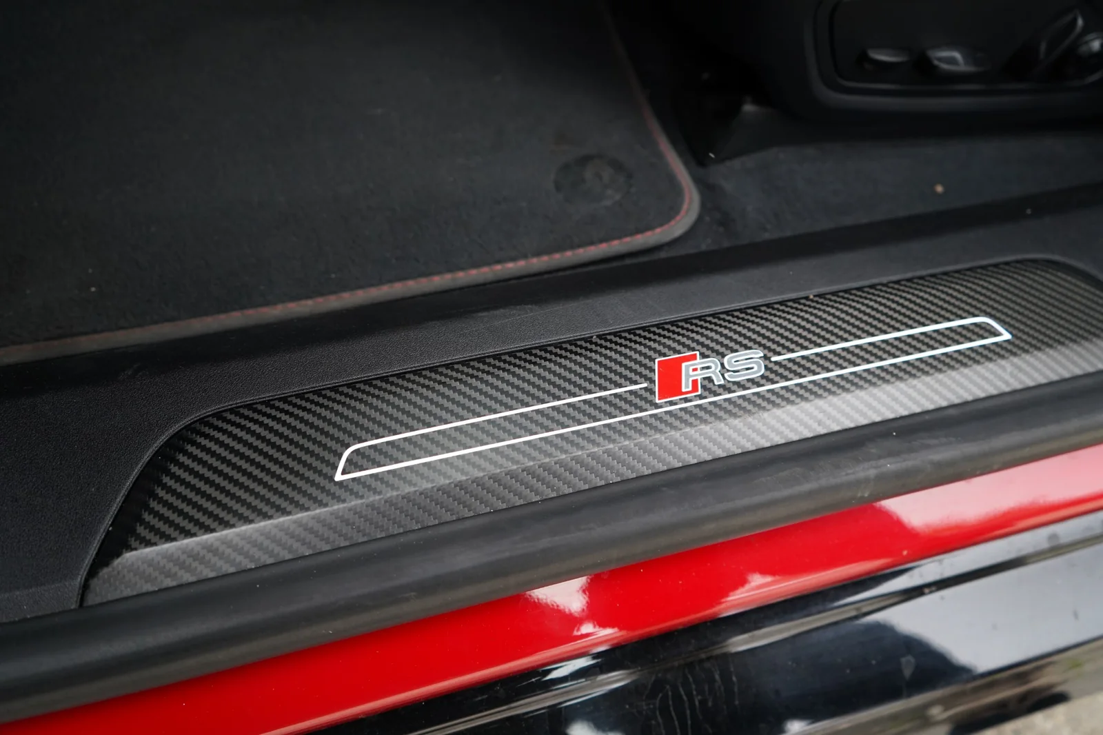 Audi RS e-tron GT quattro 4d · 16
