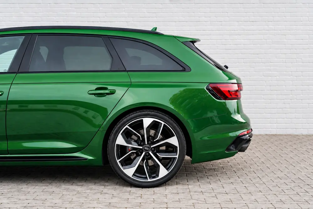 Audi RS4 2,9 TFSi Avant quattro Tiptr. 5d · 4