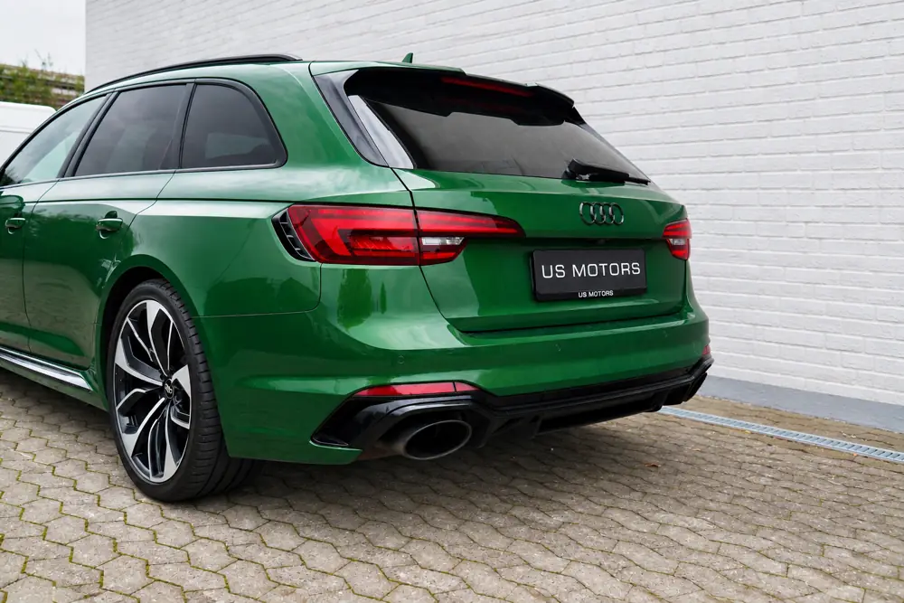 Audi RS4 2,9 TFSi Avant quattro Tiptr. 5d · 5