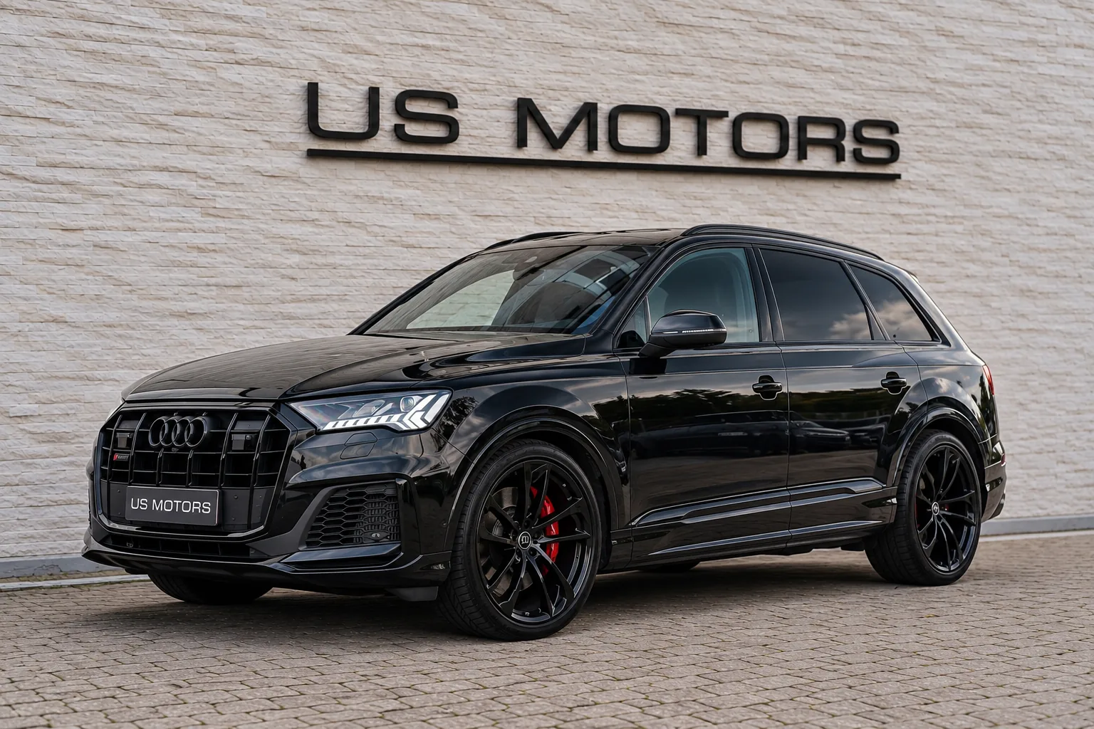 Audi SQ7 4,0 TFSi quattro Tiptr. 5d · 1 / 17
