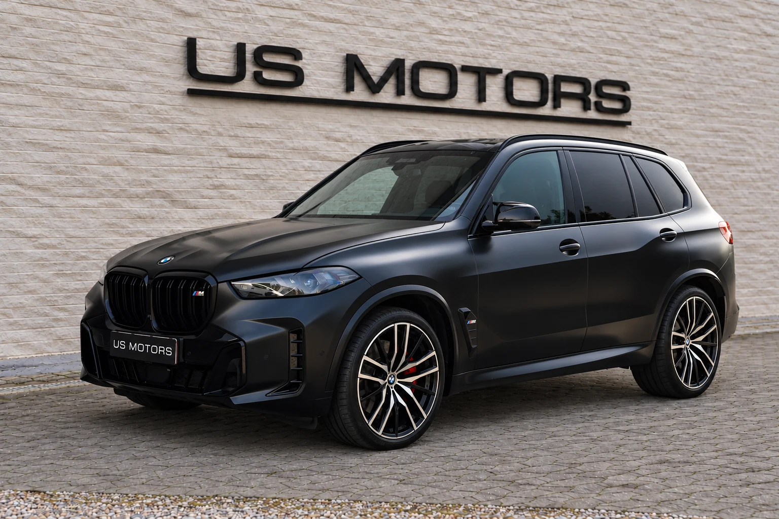 BMW X5 M60i 4.4L V8 aut. · 1 / 1