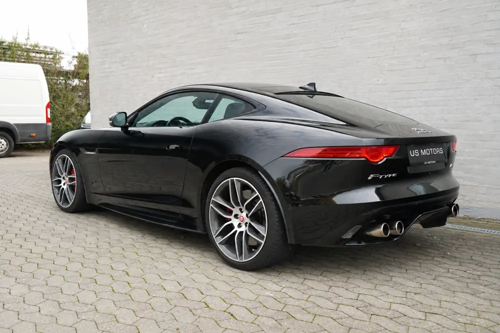 Jaguar F-Type 5,0 S/C R Coupé aut. AWD 2d · 3