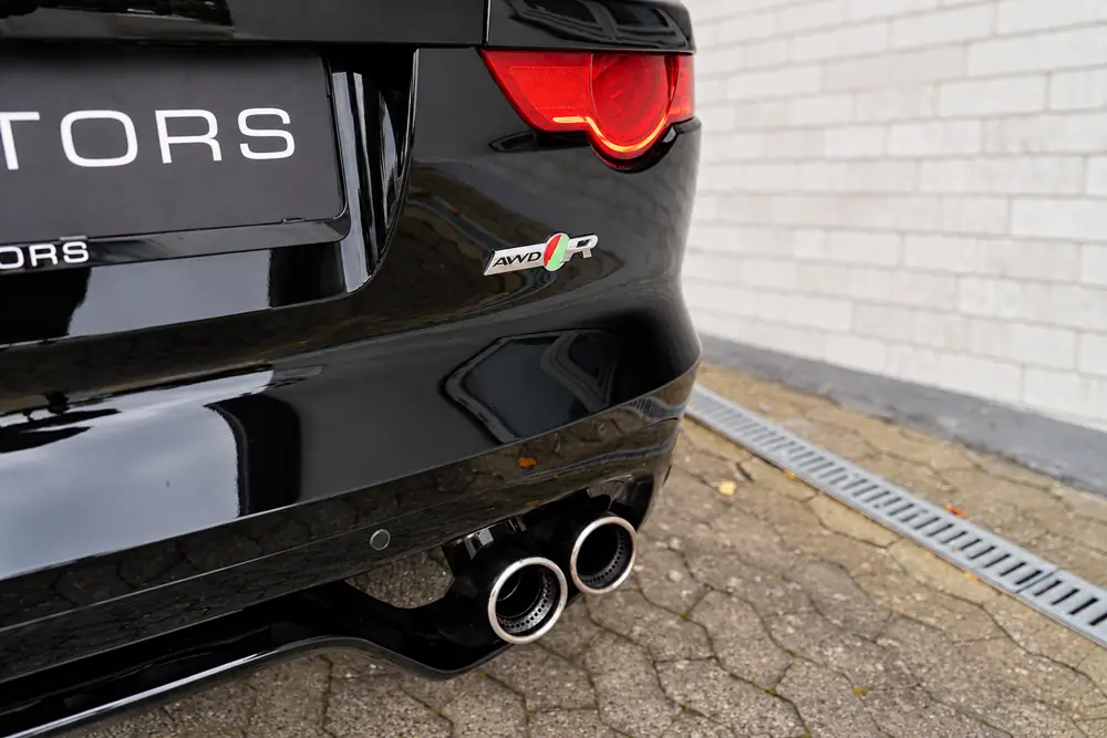 Jaguar F-Type 5,0 S/C R Coupé aut. AWD 2d · 5