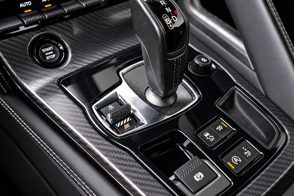 Jaguar F-Type 5,0 S/C R Coupé aut. AWD 2d · 13