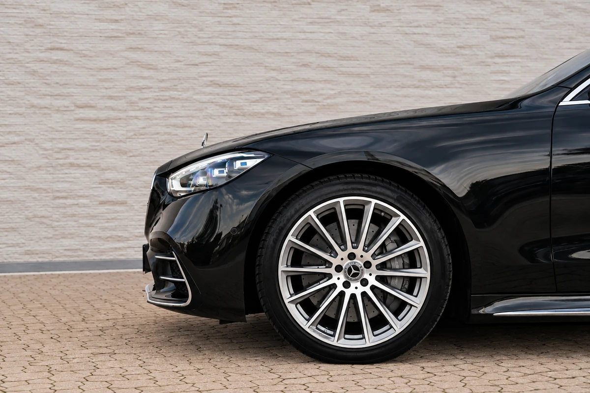 Mercedes-Benz S580 e 3,0 aut. lang 4d · 2