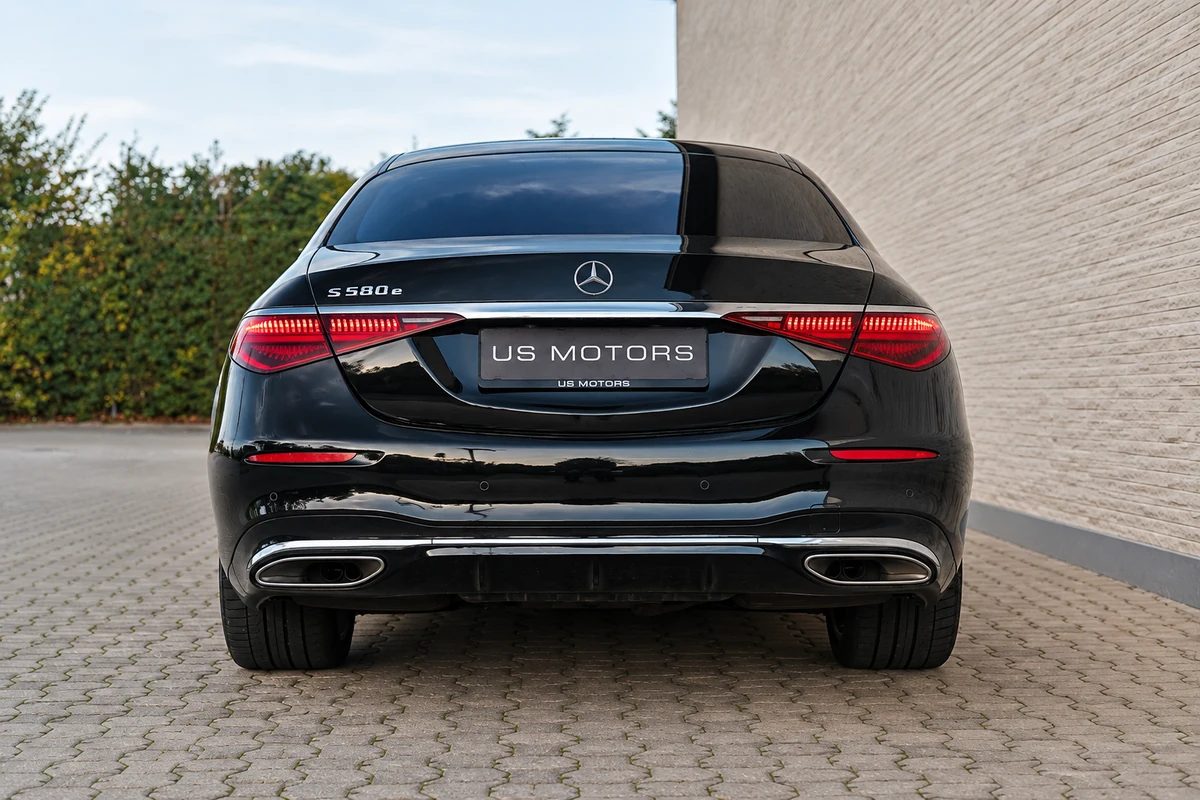 Mercedes-Benz S580 e 3,0 aut. lang 4d · 6