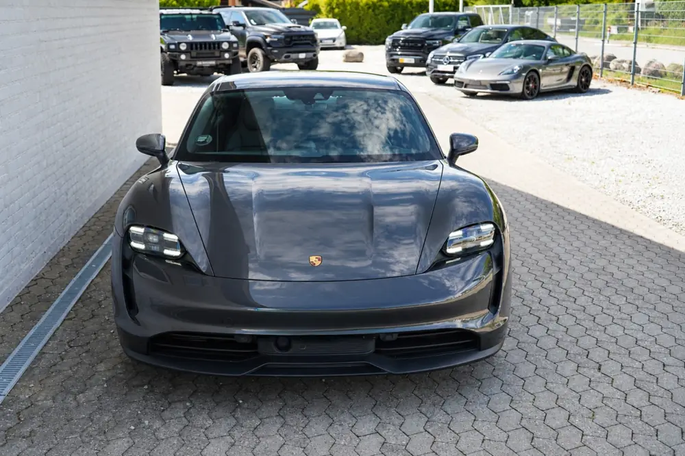 Porsche Taycan Performance+ 4d · 3