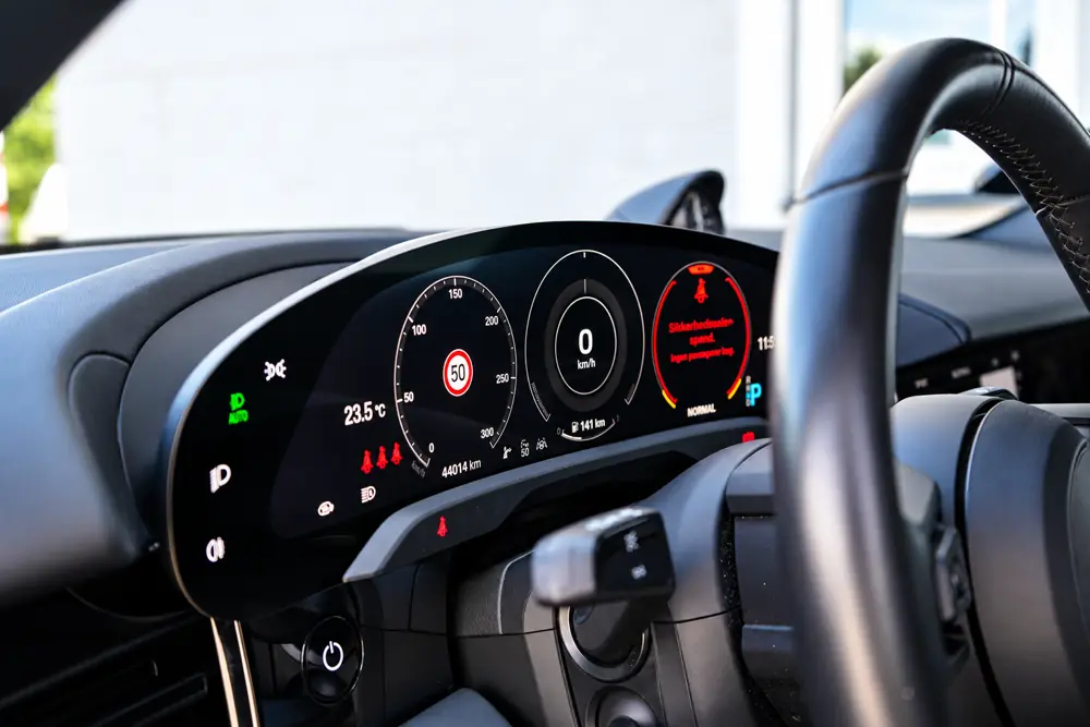 Porsche Taycan Performance+ 4d · 8