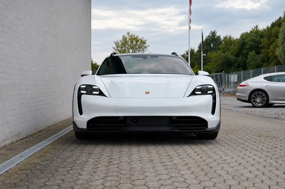 Porsche Taycan 4 Performance+ Cross Turismo 5d · 2