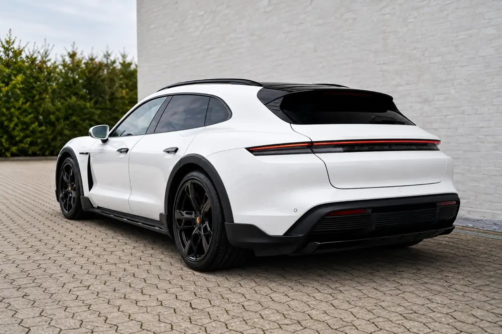 Porsche Taycan 4 Performance+ Cross Turismo 5d · 4