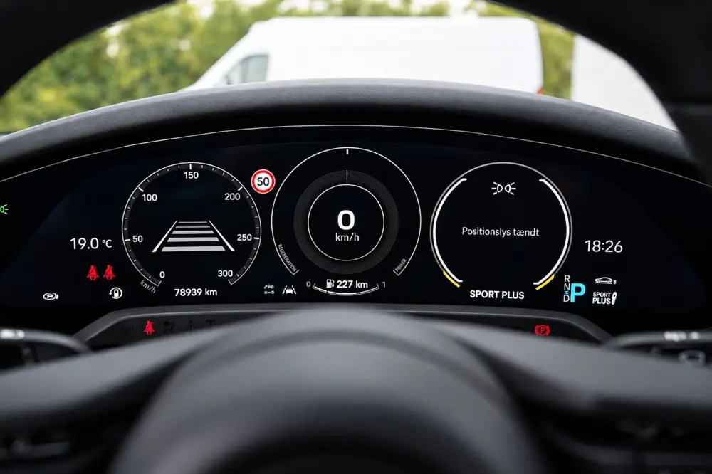 Porsche Taycan 4 Performance+ Cross Turismo 5d · 10